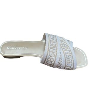 🟠 BCBG KALA WOMENS SLIP ON FLAT SANDAL SIZE 8
